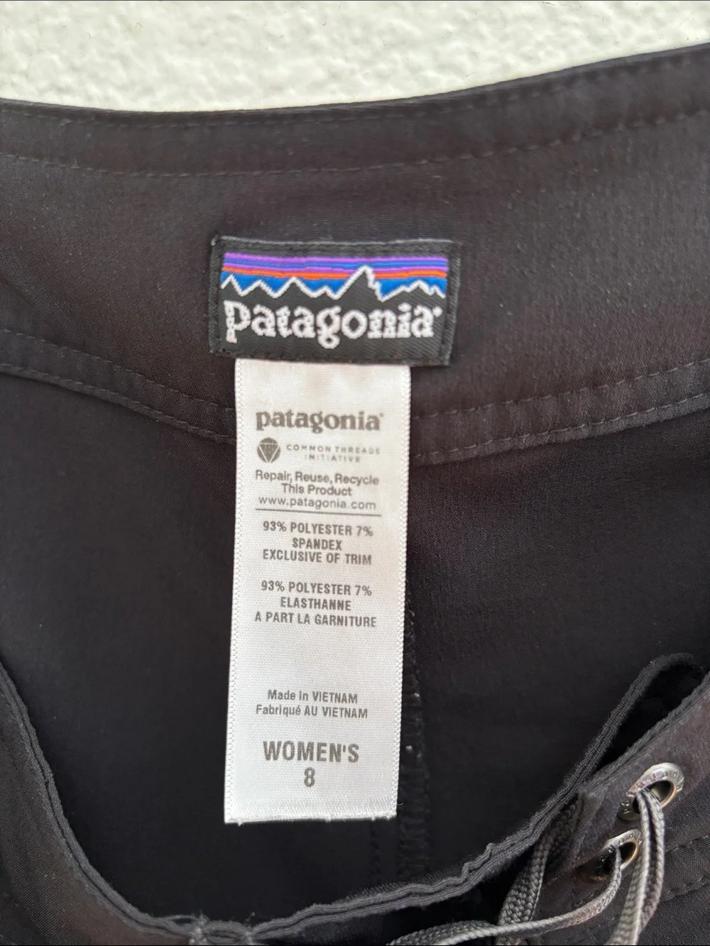 Patagonia Women’s Lightweight Black Long Athletic Shorts Size 8